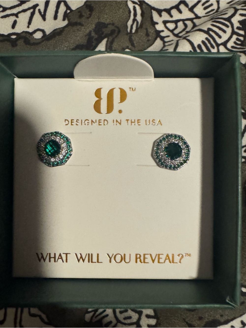 Emerald studs